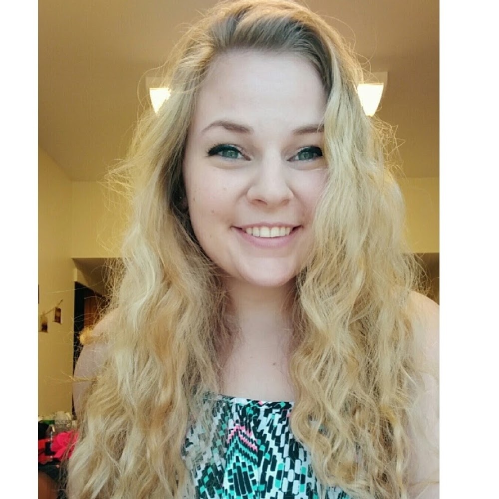 Meet your Posher, Adrianna